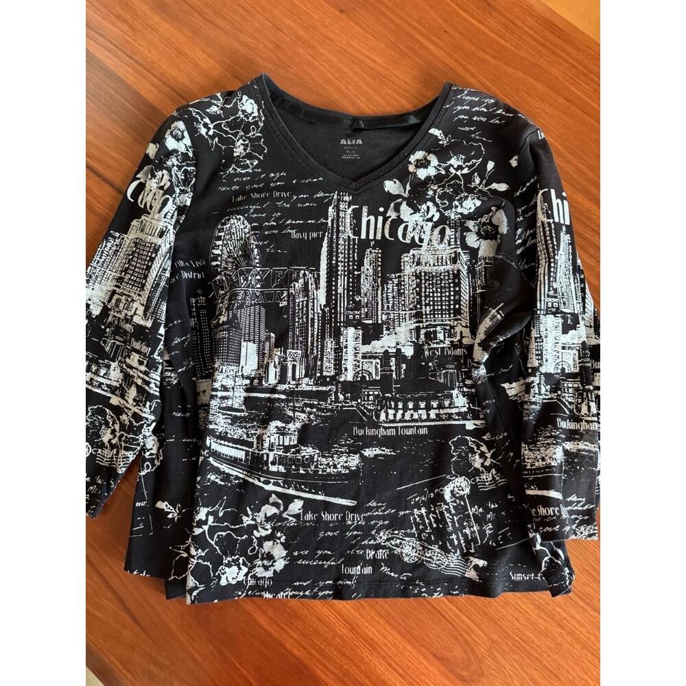 ALIA Black White Chicago Skyline Half Sleeve Top Casual
